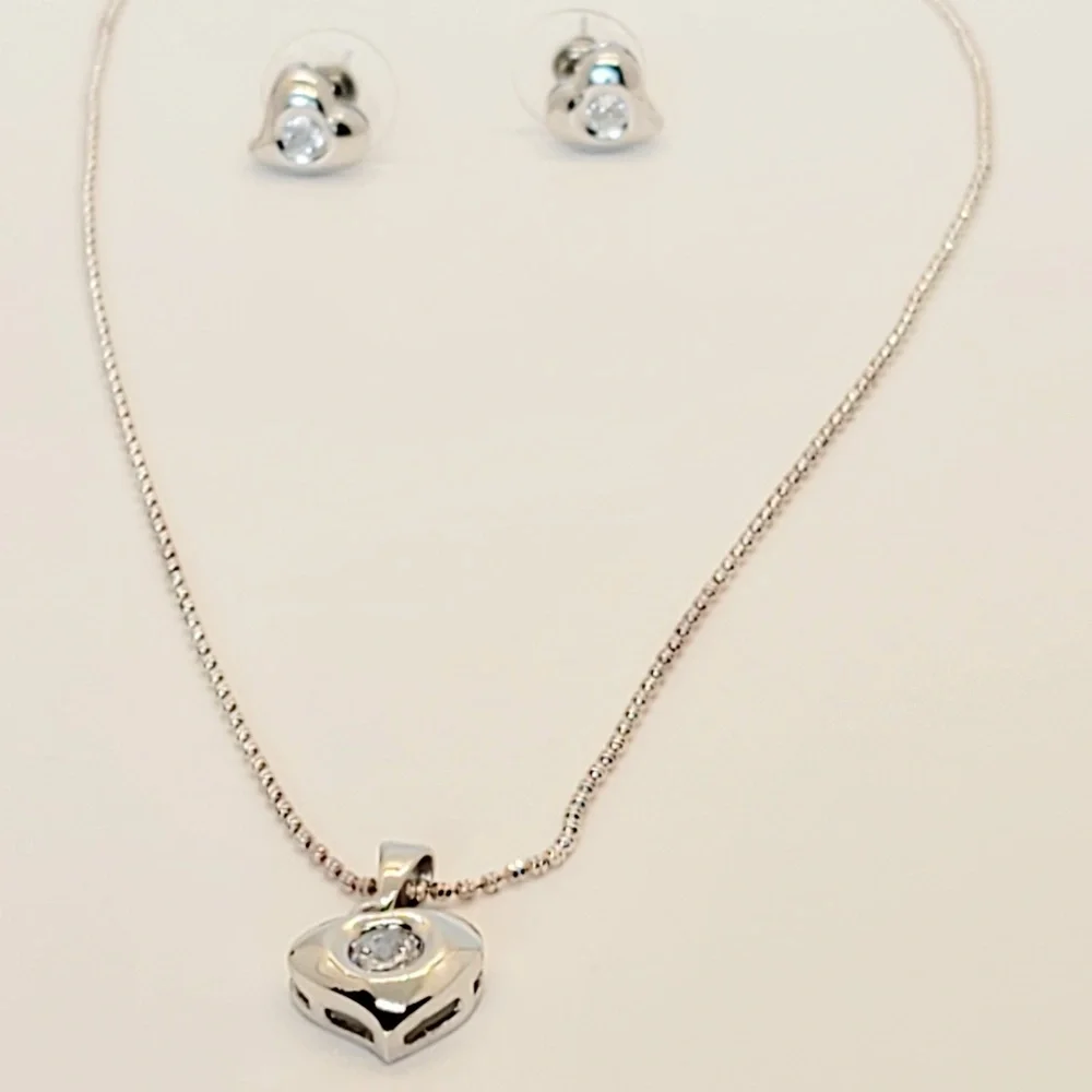 NWOT 925 Sterling Silver Heart Pendant Necklace and Earrings Set